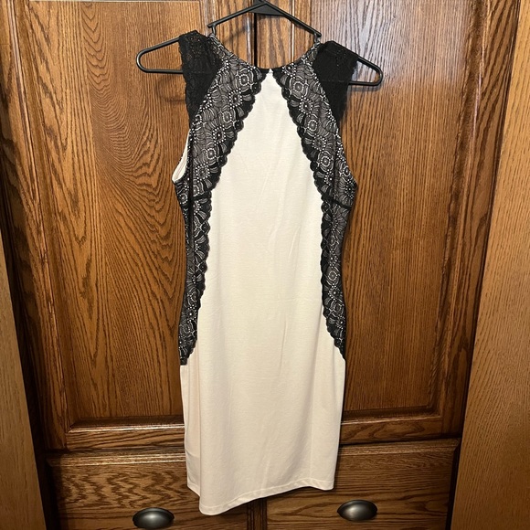 H&M Light Blush Pink Dress with Black Lace Details - Picture 4 of 5